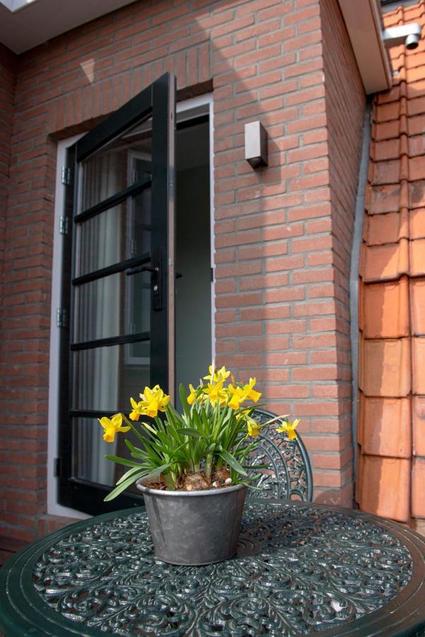 The Lake Inn Nieuwkoop Exteriör bild